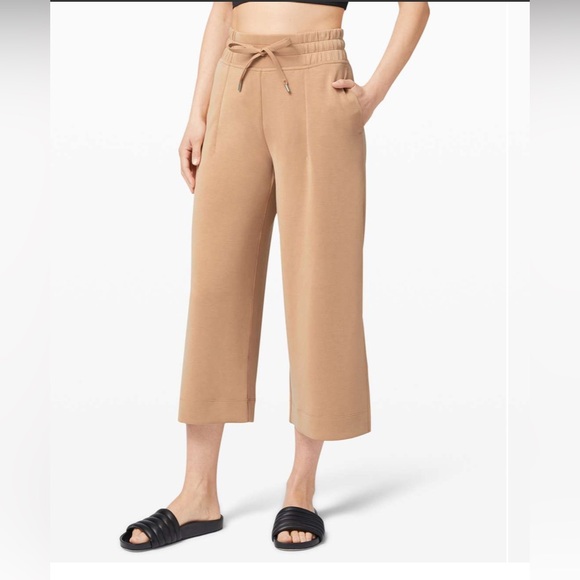 Lululemon Soft Ambitions High Rise Crop Beech Wood Size 4 - Picture 1 of 8